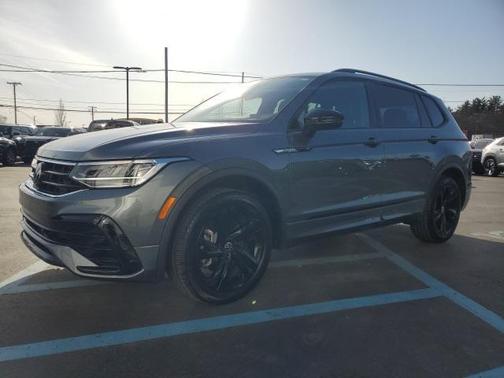 2024 Volkswagen Tiguan 2.0T SE R-Line Black