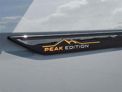 2025 Volkswagen Atlas 2.0T Peak Edition