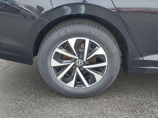 Deep Black Pearl 2026 Volkswagen Jetta 1.4T S