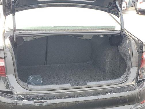 Deep Black Pearl 2026 Volkswagen Jetta 1.4T S