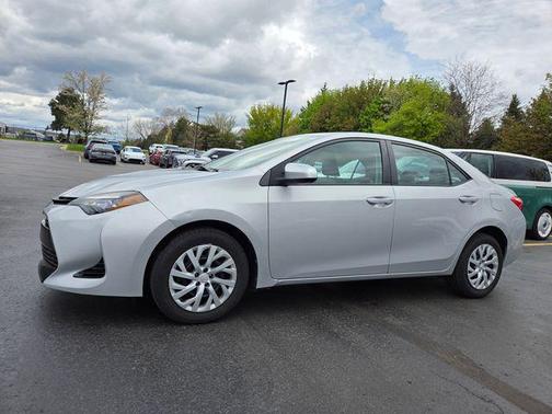Classic Silver Metallic 2017 Toyota Corolla L