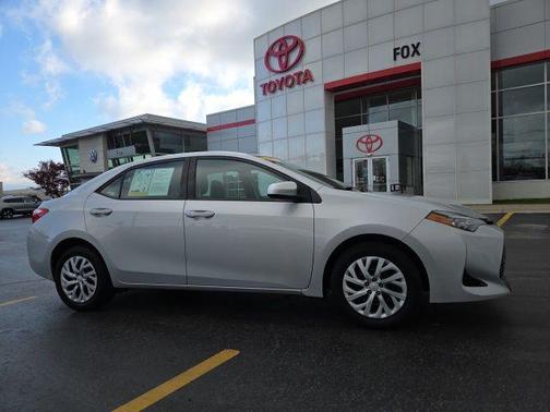 Classic Silver Metallic 2017 Toyota Corolla LE