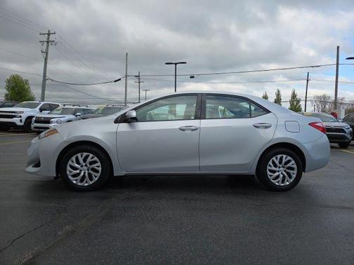 Classic Silver Metallic 2017 Toyota Corolla LE