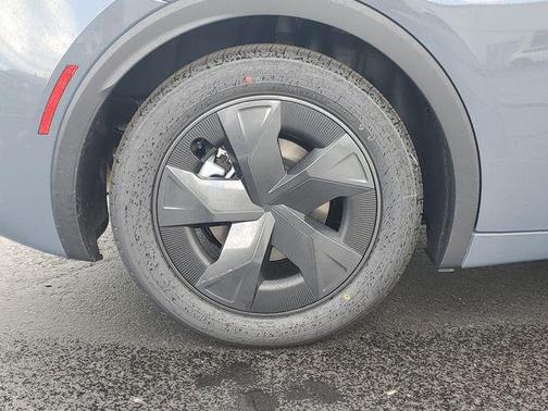 01m2 2026 Toyota Prius Plug-In Hybrid SE