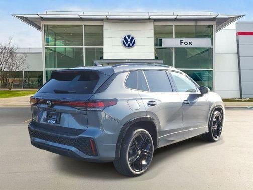 Platinum Gray Metallic 2026 Volkswagen Tiguan 2.0T SE R-Line Black