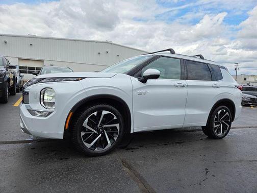 2023 Mitsubishi Outlander PHEV SEL