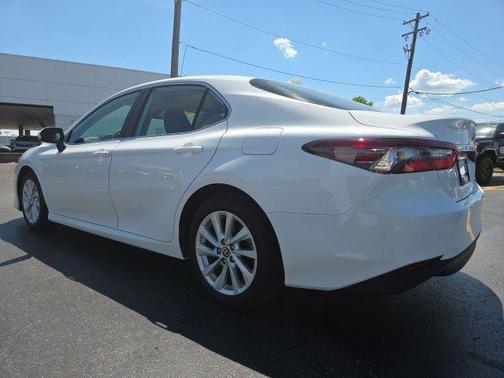 Ice Cap 2023 Toyota Camry LE