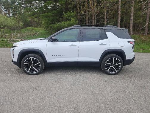 Polar White Tricoat 2026 Chevrolet Equinox AWD RS