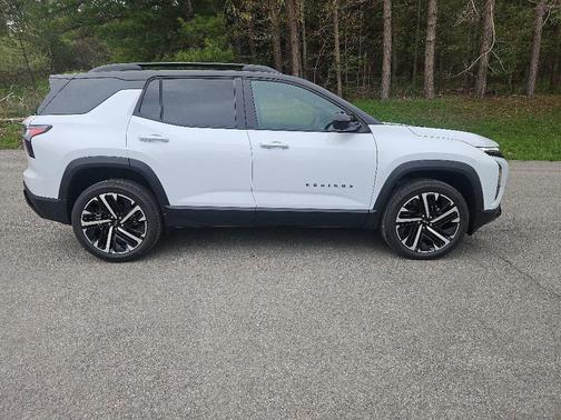 Polar White Tricoat 2026 Chevrolet Equinox AWD RS