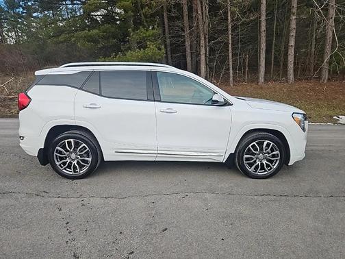 2023 GMC Terrain Denali