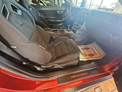 2017 Ford Shelby GT350 Base