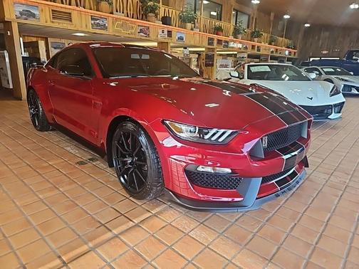 2017 Ford Shelby GT350 Base