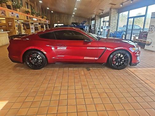 2017 Ford Shelby GT350 Base