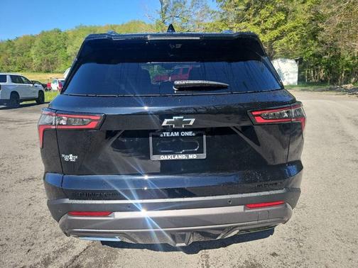 Mosaic Black Metallic 2026 Chevrolet Equinox AWD ACTIV