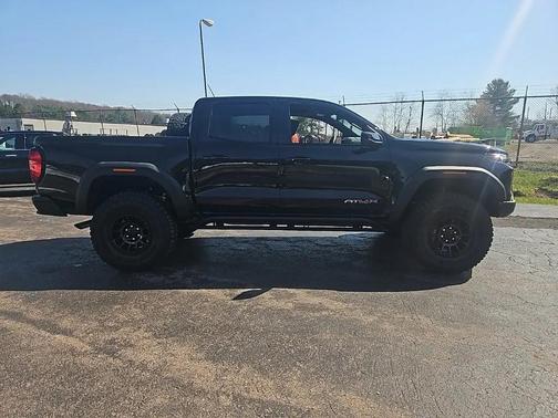 2025 GMC Canyon AT4