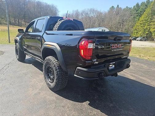 2025 GMC Canyon AT4