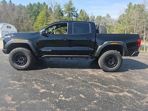 2025 GMC Canyon AT4