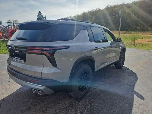 Sandstone Gray 2026 Chevrolet Traverse AWD Z71