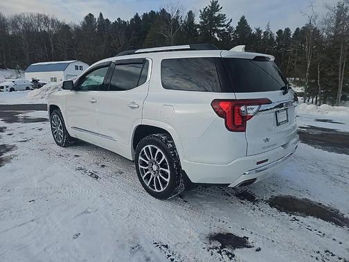 2022 GMC Acadia Denali