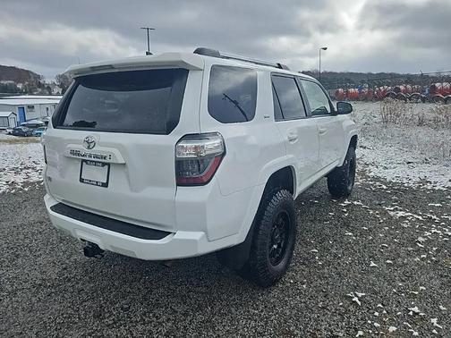 2022 Toyota 4Runner SR5 Premium