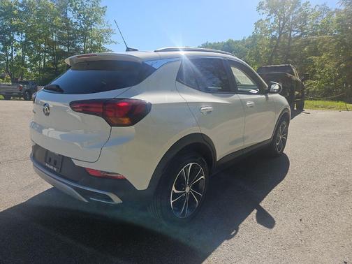 Summit White 2022 Buick Encore GX Select