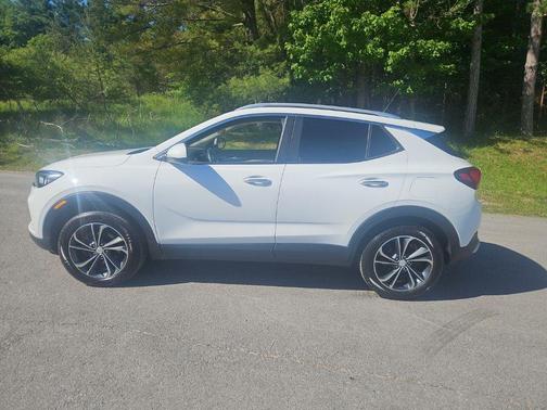 Summit White 2022 Buick Encore GX Select