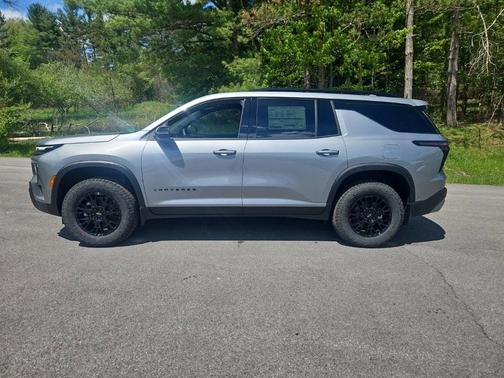 Sterling Gray Metallic 2026 Chevrolet Traverse AWD Z71