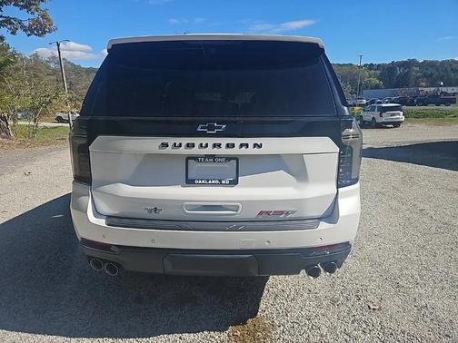 2025 Chevrolet Suburban RST