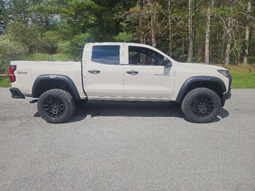White Sands 2026 Chevrolet Colorado Trail Boss