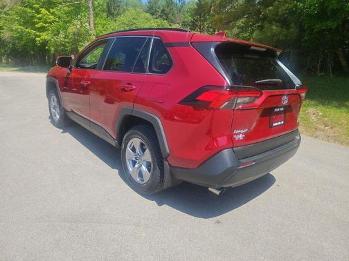 Pearl 2023 Toyota RAV4 XLE