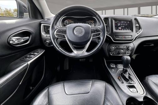 Diamond Black Crystal Pearlcoat 2020 Jeep Cherokee Latitude Plus