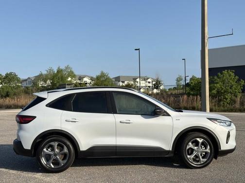 SPACE SILVER METALLIC 2025 Ford Escape ST-LINE
