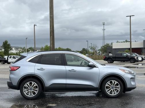 ICED BLUE SILVER METALLIC 2022 Ford Escape SEL