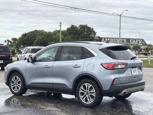 ICED BLUE SILVER METALLIC 2022 Ford Escape SEL