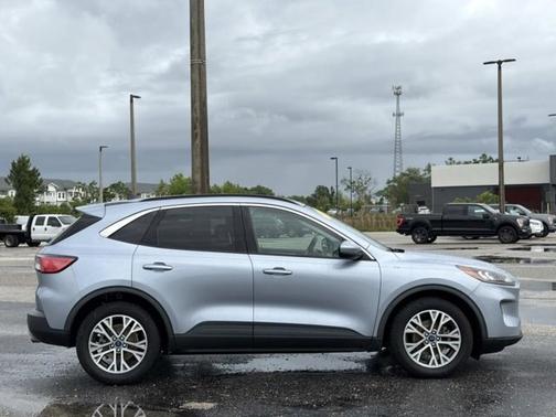 ICED BLUE SILVER METALLIC 2022 Ford Escape SEL