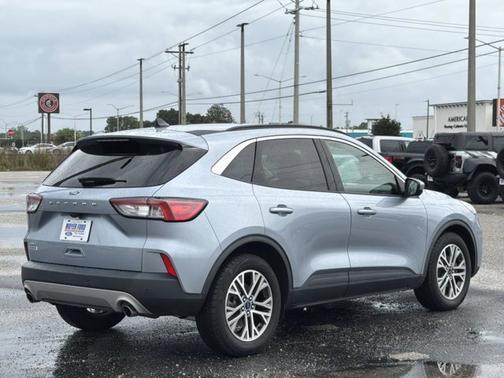 ICED BLUE SILVER METALLIC 2022 Ford Escape SEL