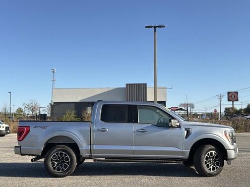 ICONIC SILVER METALLIC 2022 Ford F-150 XLT