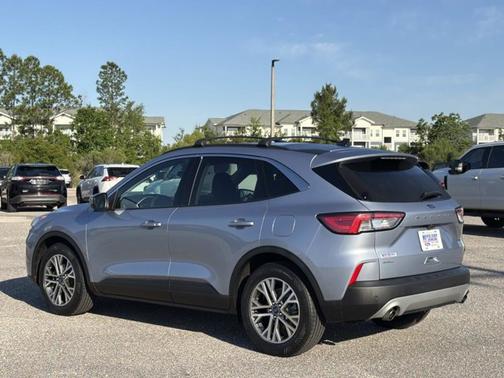ICED BLUE SILVER METALLIC 2022 Ford Escape SEL