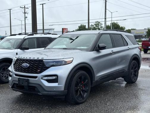 ICONIC SILVER METALLIC 2022 Ford Explorer ST