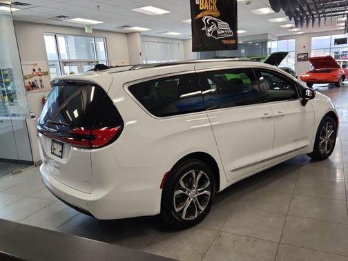 2026 Chrysler Pacifica Pinnacle