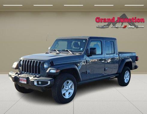2023 Jeep Gladiator Sport