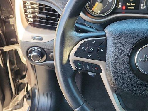 2016 Jeep Cherokee Altitude