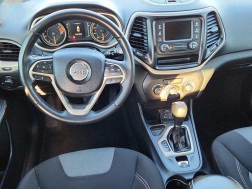 2016 Jeep Cherokee Altitude