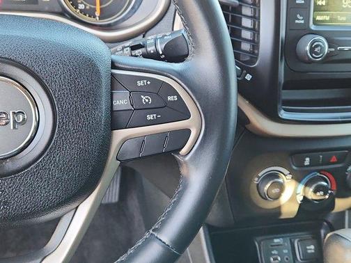 2016 Jeep Cherokee Altitude