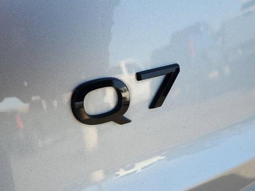 Satellite Silver Metallic 2025 Audi Q7 55 Premium Plus