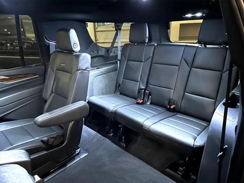 2024 Cadillac Escalade ESV Luxury