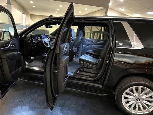 2024 Cadillac Escalade ESV Luxury