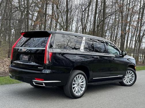 2024 Cadillac Escalade ESV Luxury