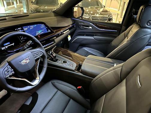 2024 Cadillac Escalade ESV Luxury