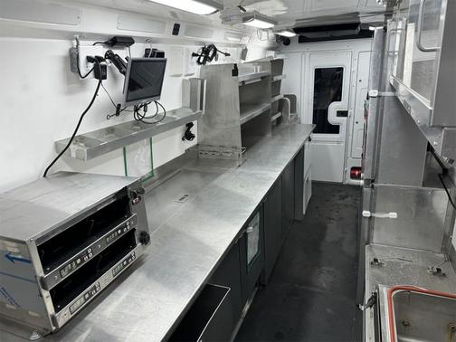 Tenorite Grey 2022 Mercedes-Benz Sprinter 4500 High Roof V6